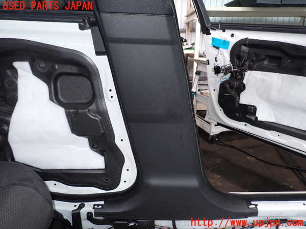 2UPJ-9237377670]BMW 523i ツーリング(MT25)(F11)左センターピラートリム 中古_3