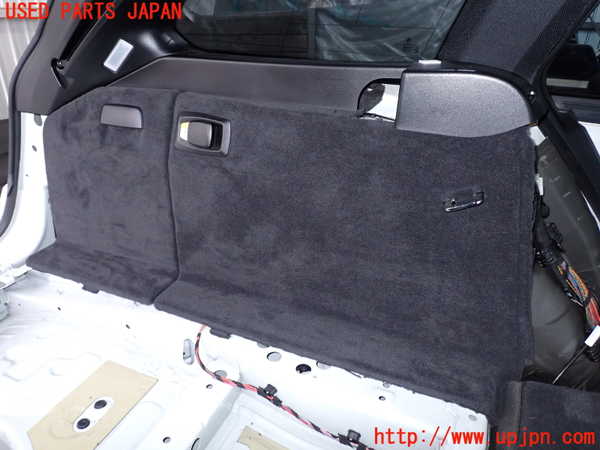 2UPJ-9237377680]BMW 523i ツーリング(MT25)(F11)左リアピラートリム 中古_4