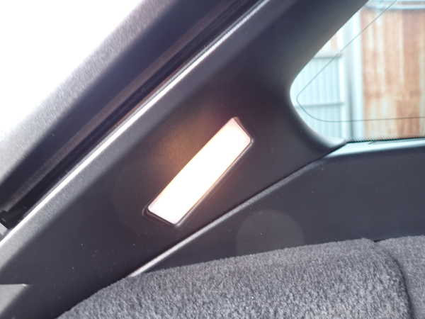 2UPJ-9237377680]BMW 523i ツーリング(MT25)(F11)左リアピラートリム 中古_5