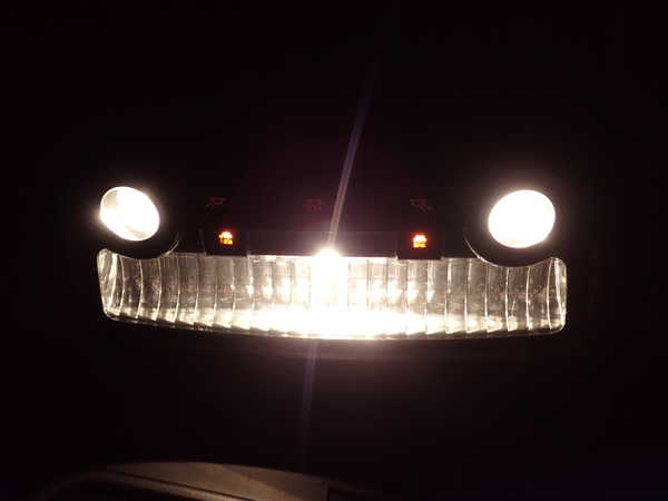 2UPJ-9237376411]BMW 523i ツーリング(MT25)(F11)ルームランプ1 (1列目真中) 中古_3