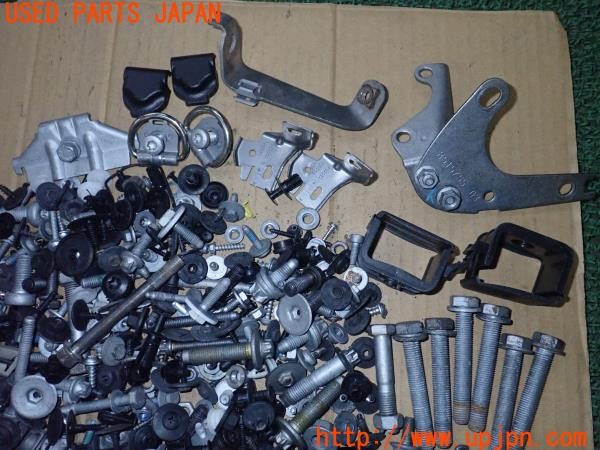 3UPJ=9237380720]BMW 320d(3D20 F30)ネジ・ナット・ステー類 セット ジャンク_2