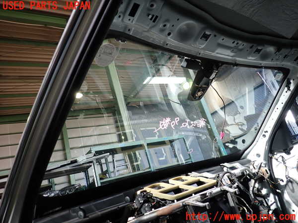 2UPJ-9237381195]BMW 320d(3D20)(F30)フロントガラス 中古(43R-001586 M1244)_5