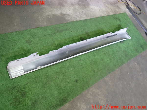 2UPJ-9237381392]BMW 320d(3D20)(F30)左サイドステップ (ジャンク品) 中古_4