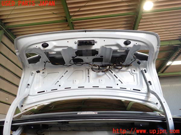 2UPJ-9237381500]BMW 320d(3D20)(F30)トランク 中古_3