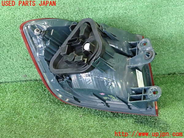 2UPJ-9237381530]BMW 320d(3D20)(F30)右テールランプ 中古_2