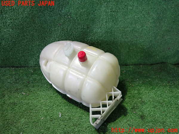 2UPJ-9237382410]BMW 320d(3D20)(F30)ラジエータータンク 中古_2