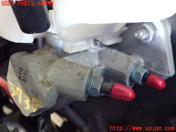 2UPJ-9237384050]BMW 320d(3D20)(F30)ブレーキマスターシリンダー 中古_2