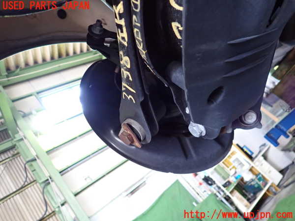 2UPJ-9237384305]BMW 320d(3D20)(F30)左リアナックルハブ 中古_2