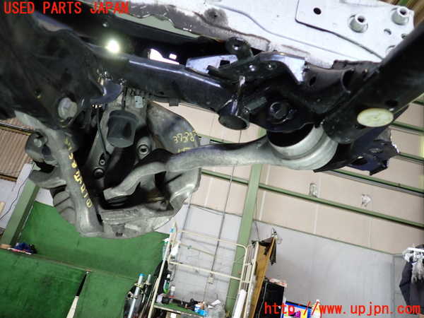 2UPJ-9237385320]BMW 320d(3D20)(F30)左フロントテンションロッド 中古_2