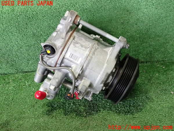 2UPJ-9237386025]BMW 320d(3D20)(F30)エアコンコンプレッサー 中古_2
