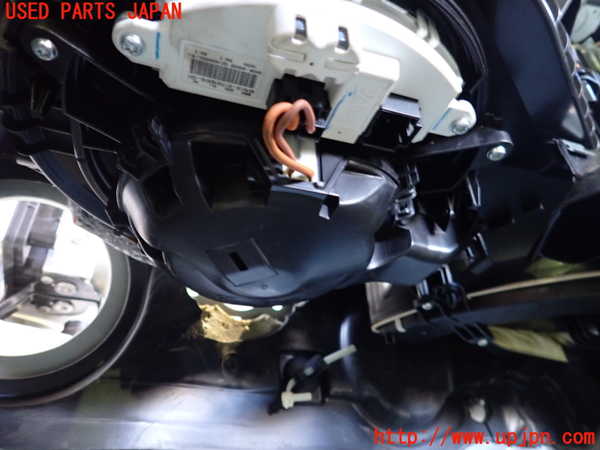 2UPJ-9237386081]BMW 320d(3D20)(F30)エバポレーター1 中古_3