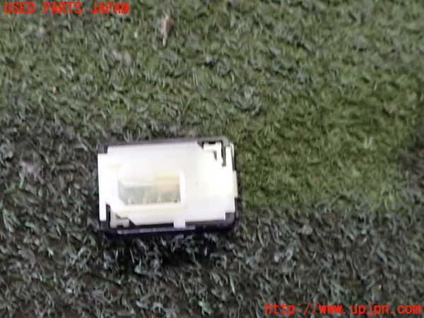 2UPJ-9237386310]BMW 320d(3D20)(F30)スイッチ5 (トランク) 中古_2