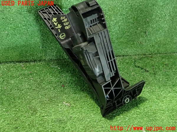 2UPJ-9237386381]BMW 320d(3D20)(F30)センサー1 (アクセルペダル) 中古_2