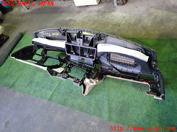 2UPJ-9237387505]BMW 320d(3D20)(F30)ダッシュボード 中古_5