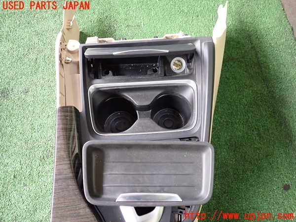2UPJ-9237387540]BMW 320d(3D20)(F30)センターコンソール 中古_3
