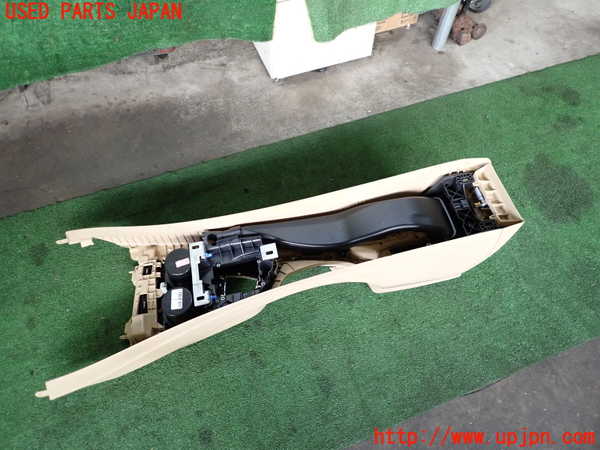 2UPJ-9237387540]BMW 320d(3D20)(F30)センターコンソール 中古_5