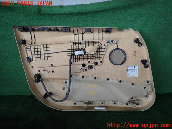 2UPJ-9237381234]BMW 320d(3D20)(F30)右前ドア内張り 中古_4