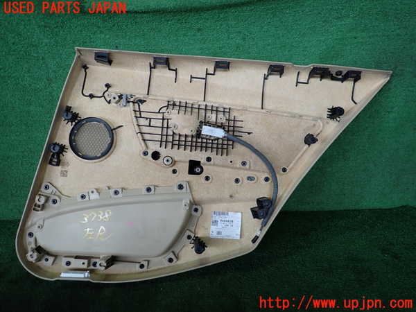 2UPJ-9237381324]BMW 320d(3D20)(F30)左後ドア内張り 中古_4