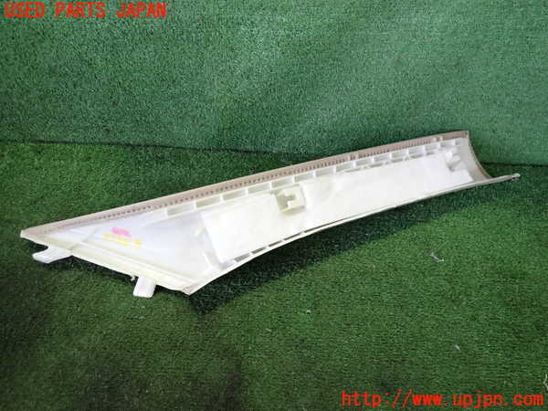 2UPJ-9237387660]BMW 320d(3D20)(F30)左フロントピラートリム 中古_2