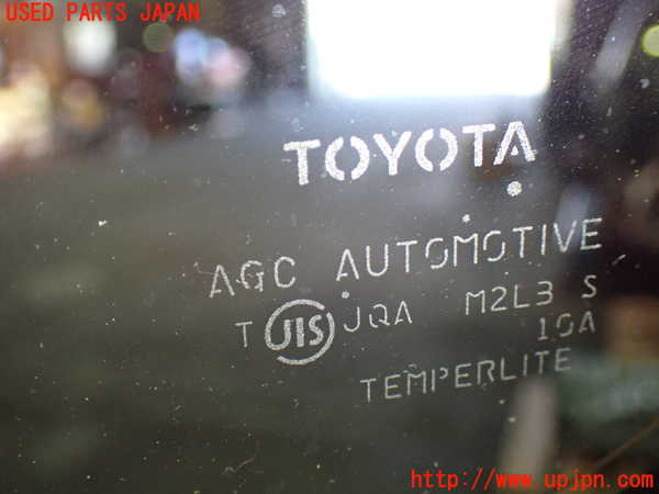 1UPJ-9237391380]ヴォクシーハイブリッド(ノアハイブリッド)(ZWR80G)右クォーターガラス 中古(AGC M2L3)_2