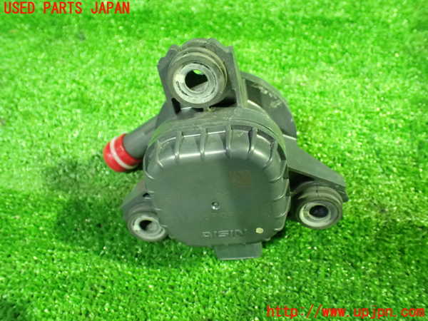 1UPJ-9237392110]ヴォクシーハイブリッド(ノアハイブリッド)(ZWR80G)ウォーターポンプ 中古_2
