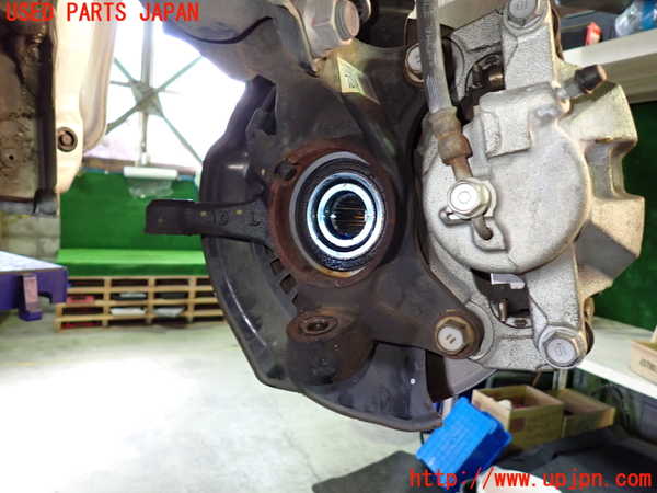 1UPJ-9237394295]ヴォクシーハイブリッド(ノアハイブリッド)(ZWR80G)左フロントナックルハブ 中古_2