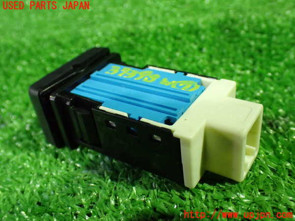 1UPJ-9237396312]ヴォクシーハイブリッド(ノアハイブリッド)(ZWR80G)スイッチ7 (シートヒーター 助手席)中古_2