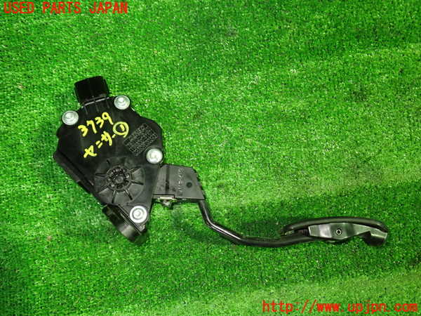 1UPJ-9237396381]ヴォクシーハイブリッド(ノアハイブリッド)(ZWR80G)センサー1 (アクセルペダル) 中古_3