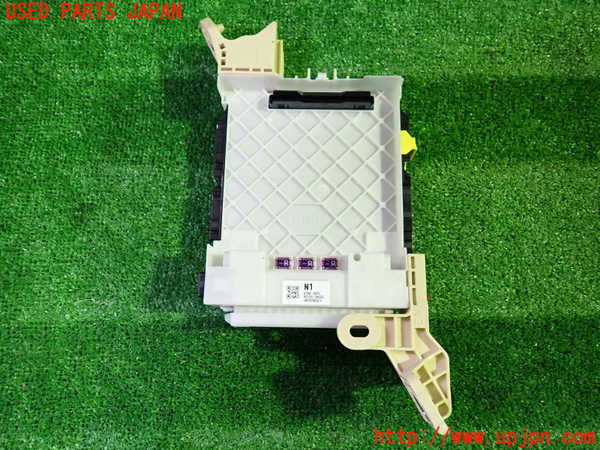 1UPJ-9237396741]ヴォクシーハイブリッド(ノアハイブリッド)(ZWR80G)ヒューズボックス1 中古_2