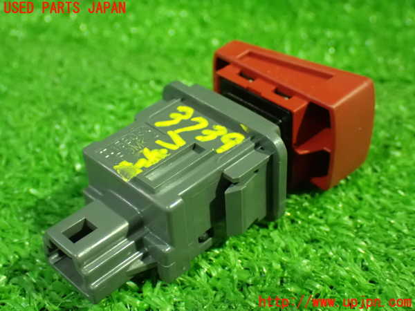 1UPJ-9237396290]ヴォクシーハイブリッド(ノアハイブリッド)(ZWR80G)ハザードスイッチ 中古_2