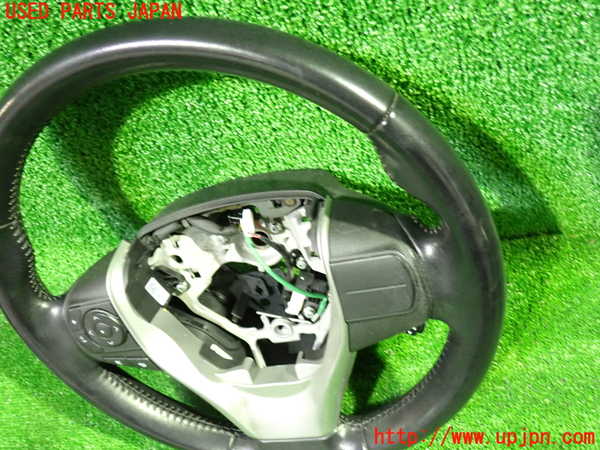 1UPJ-9237397855]ヴォクシーハイブリッド(ノアハイブリッド)(ZWR80G)ステアリングホイール 中古_2