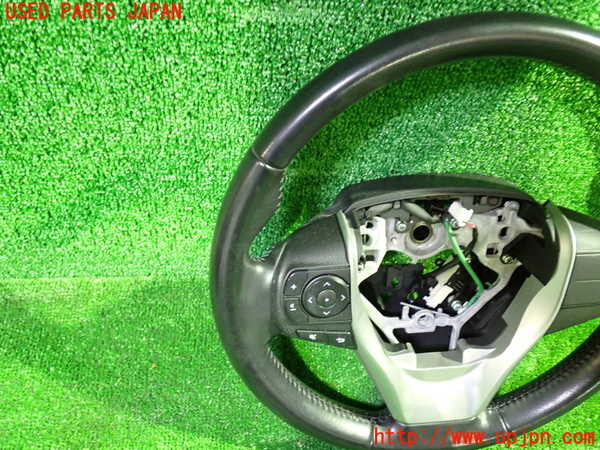1UPJ-9237397855]ヴォクシーハイブリッド(ノアハイブリッド)(ZWR80G)ステアリングホイール 中古_3