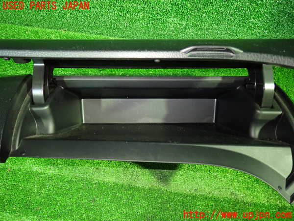 1UPJ-9237397516]ヴォクシーハイブリッド(ノアハイブリッド)(ZWR80G)グローブボックス1 (上側) 中古_2