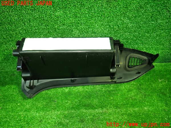 1UPJ-9237397516]ヴォクシーハイブリッド(ノアハイブリッド)(ZWR80G)グローブボックス1 (上側) 中古_3