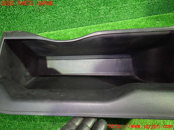 1UPJ-9237397517]ヴォクシーハイブリッド(ノアハイブリッド)(ZWR80G)グローブボックス2 (下側) 中古_2
