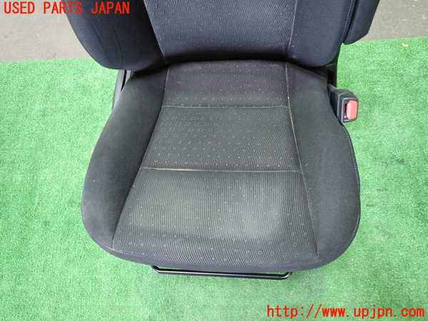 1UPJ-9237397035]ヴォクシーハイブリッド(ノアハイブリッド)(ZWR80G)運転席シート 中古_4