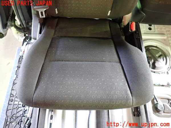 1UPJ-9237397145]ヴォクシーハイブリッド(ノアハイブリッド)(ZWR80G)右2列目シート 中古_3