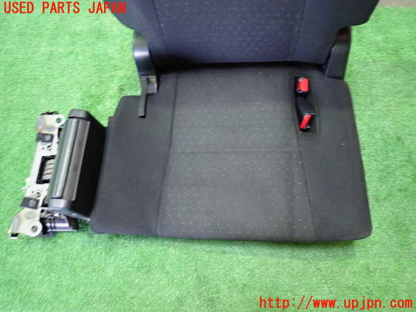 1UPJ-9237397235]ヴォクシーハイブリッド(ノアハイブリッド)(ZWR80G)右3列目シート 中古_3