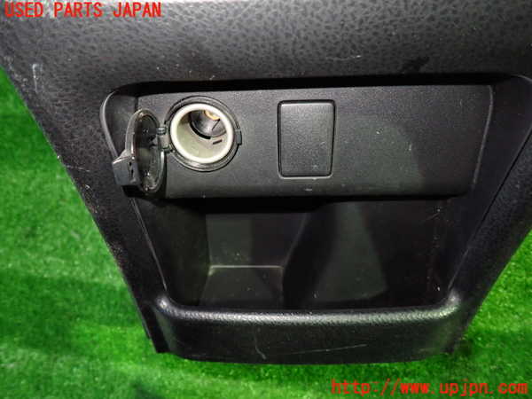 1UPJ-9237397549]ヴォクシーハイブリッド(ノアハイブリッド)(ZWR80G)コンソール 中古_2