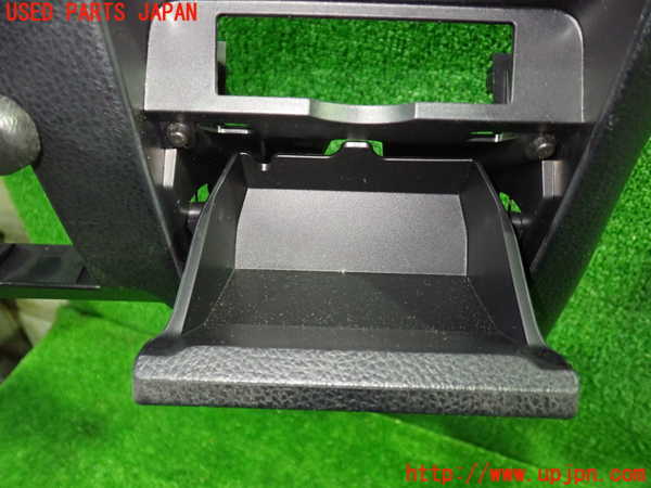 1UPJ-9237397842]ヴォクシーハイブリッド(ノアハイブリッド)(ZWR80G)小物入れ2 中古_2