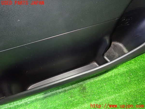 1UPJ-9237391264]ヴォクシーハイブリッド(ノアハイブリッド)(ZWR80G)左前ドア内張り 中古_3