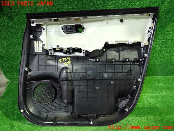 1UPJ-9237391264]ヴォクシーハイブリッド(ノアハイブリッド)(ZWR80G)左前ドア内張り 中古_4