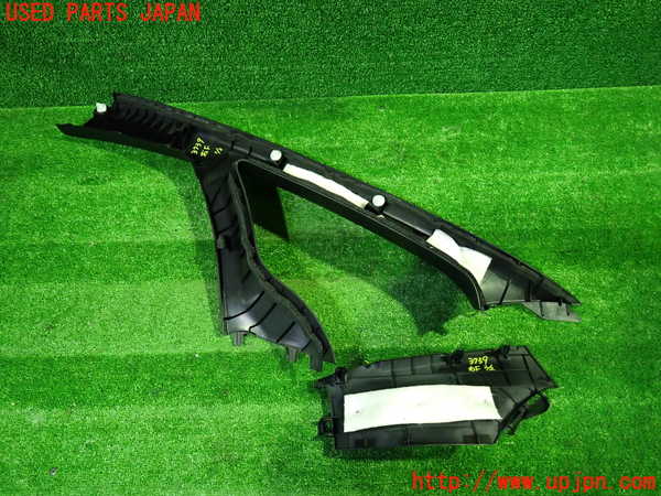 1UPJ-9237397655]ヴォクシーハイブリッド(ノアハイブリッド)(ZWR80G)右フロントピラートリム 中古_2