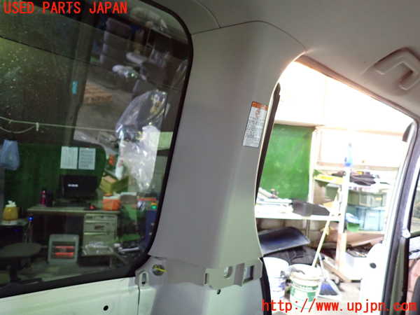 1UPJ-9237397680]ヴォクシーハイブリッド(ノアハイブリッド)(ZWR80G)左リアピラートリム 中古_2