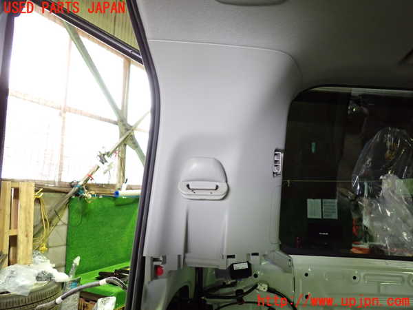 1UPJ-9237397680]ヴォクシーハイブリッド(ノアハイブリッド)(ZWR80G)左リアピラートリム 中古_3