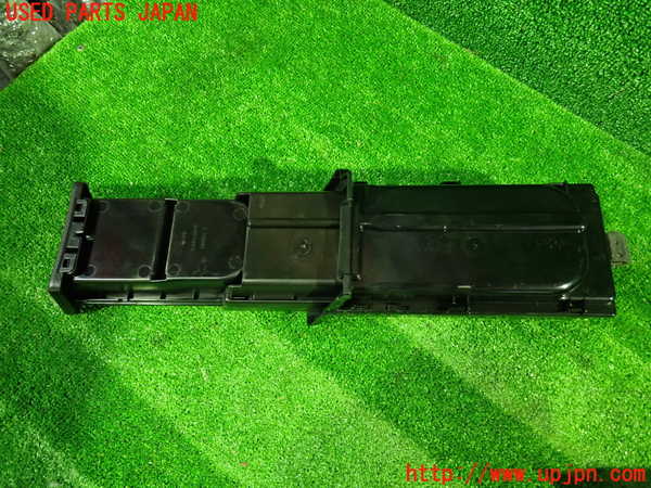 1UPJ-9237397810]ヴォクシーハイブリッド(ノアハイブリッド)(ZWR80G)ドリンクホルダー 中古_3