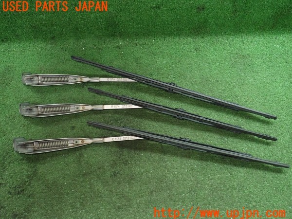 3UPJ=9237400065]三菱 ジープ(J36)純正 ワイパーアーム 社外 ブレード付き 中古_4