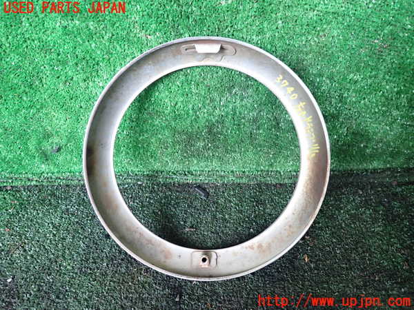 1UPJ-9237401142]三菱ジープ(J36)左ヘッドライトリム 中古_2