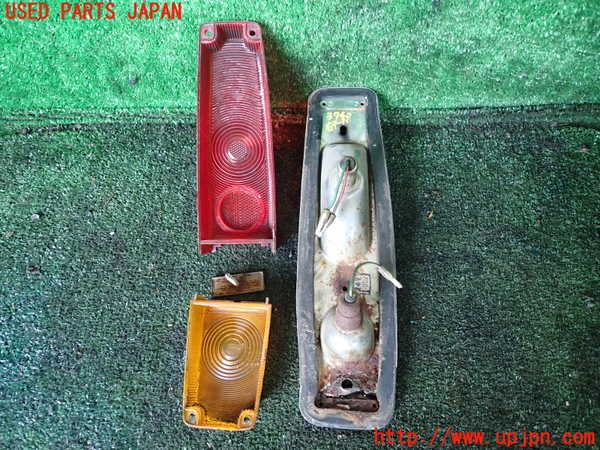1UPJ-9237401530]三菱ジープ(J36)右テールランプ 【ジャンク】_3