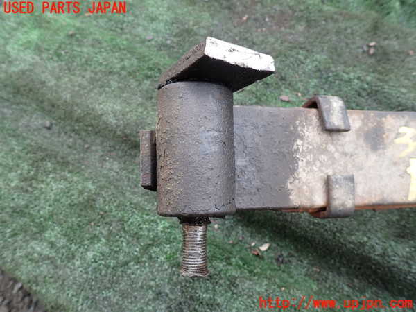 1UPJ-9237405105]三菱ジープ(J36)左リアスプリング (リーフスプリング) 中古_2